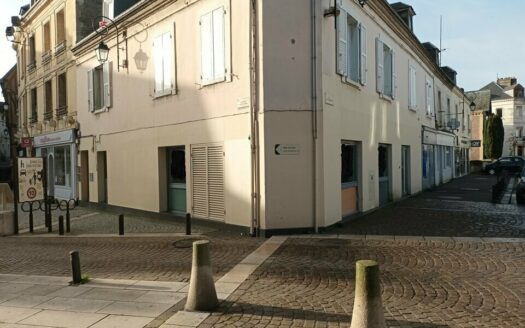 L LOCAL COMMERCIAL de 105 m²