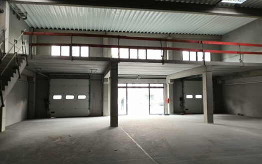 L LOCAL COMMERCIAL de 570 m²