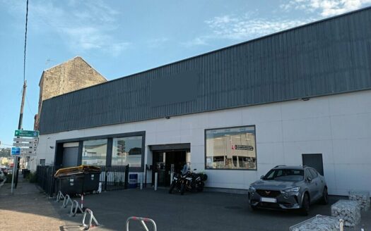 L LOCAL COMMERCIAL de 532 m²