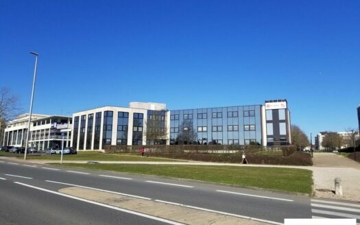 L BUREAUX de 376 m²