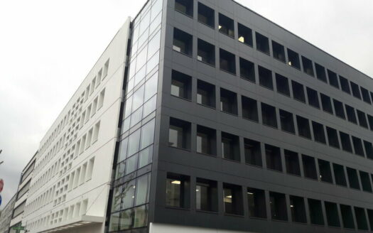 L BUREAUX de 716 m²