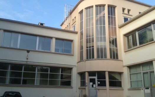 L BUREAUX de 150 m²