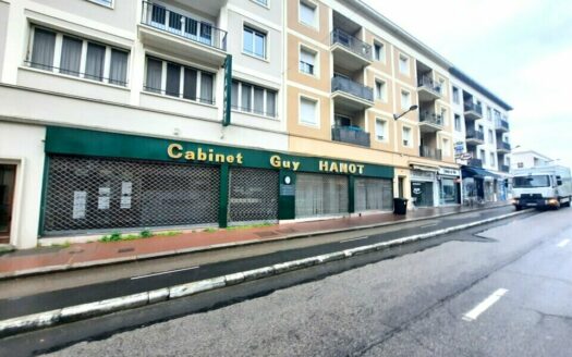 L LOCAL COMMERCIAL de 198.97 m²