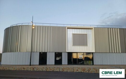 L LOCAL COMMERCIAL de 816 m²