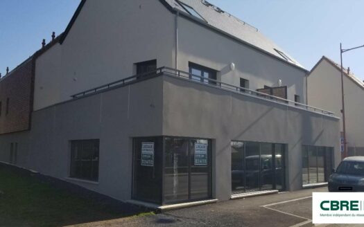 L LOCAL COMMERCIAL de 105 m²