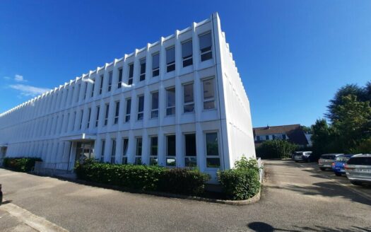 L BUREAUX de 122 m²