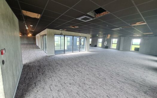 L BUREAUX de 454 m²