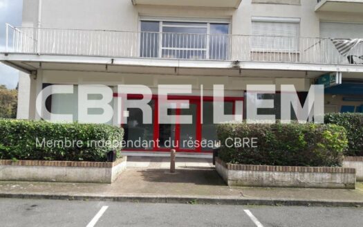 L LOCAL COMMERCIAL de 74 m²