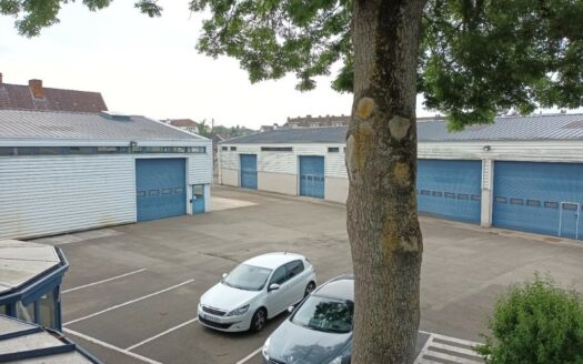 L LOCAL D'ACTIVITES de 1650 m²