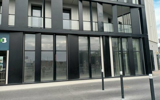 L LOCAL COMMERCIAL de 171 m²