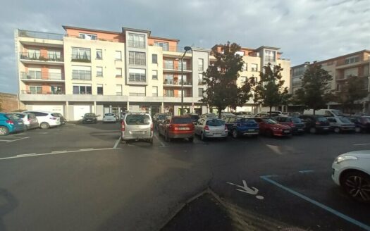 L LOCAL COMMERCIAL de 718 m²