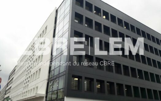 L BUREAUX de 716 m²