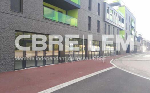 L LOCAL COMMERCIAL de 104 m²