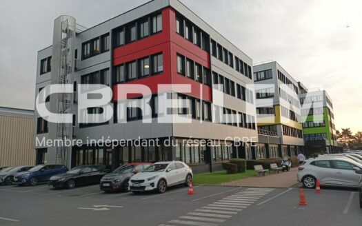 L BUREAUX de 2026 m²