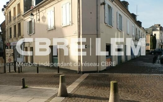 L LOCAL COMMERCIAL de 105 m²