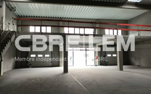 L LOCAL COMMERCIAL de 570 m²