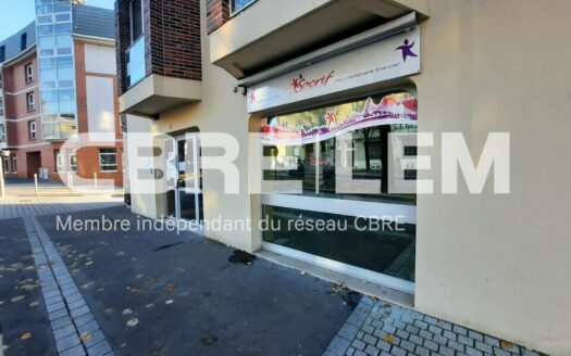 L LOCAL COMMERCIAL de 85 m²